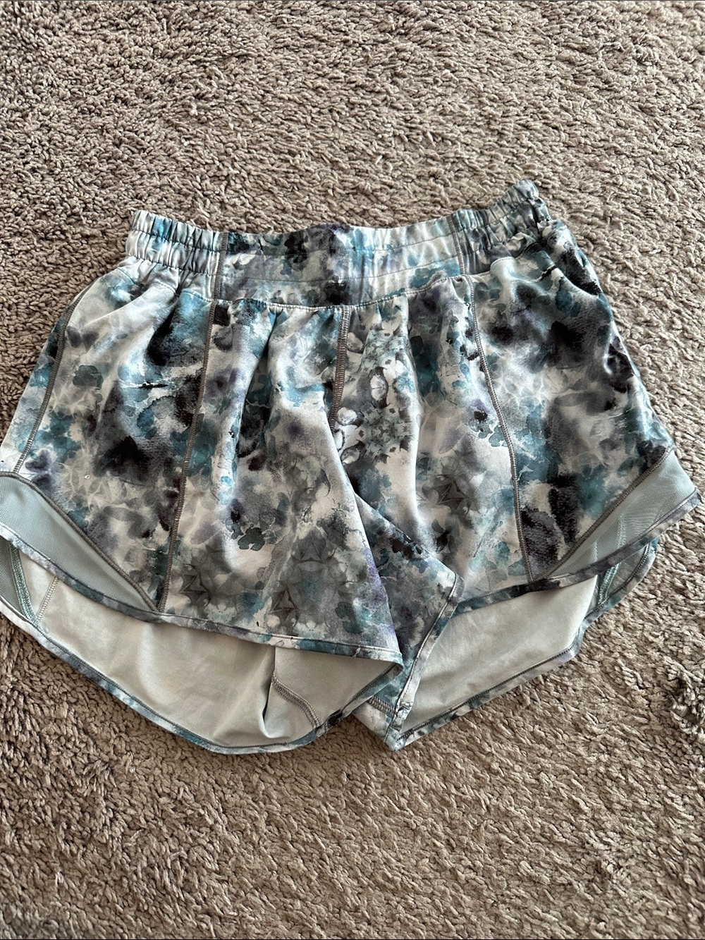 Lululemon Women’s Watercolor Active Shorts - Blue Gray